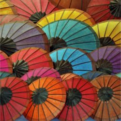 Sonnenschirme aus Papier, Laos © S. Markgraf
